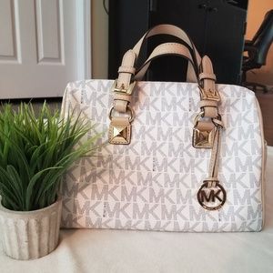 Michael Kors Jet Set Handbag